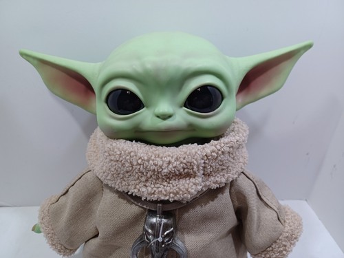 Grogu 11" Plush Toy STAR WARS The Child Baby Yoda Mandalorian & Pendant Mattel - Picture 2 of 13
