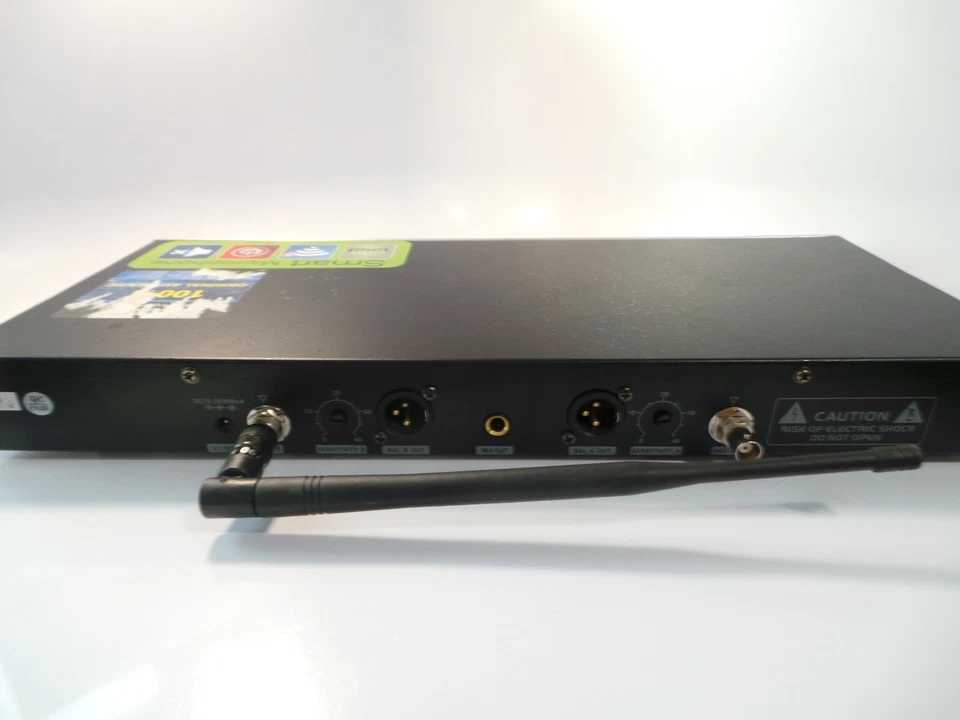 Shure беспроводной караоке микрофон приемник UGX9 II только - Изображение 4 из 4