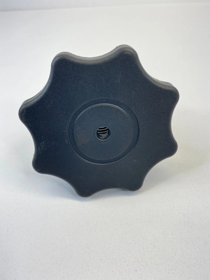 05 06 07 08 Soporte retenedor tuerca perno montaje rueda neumático repuesto Audi A4 A4 Quattro Foto 2 de 4