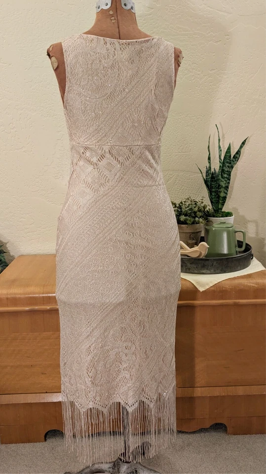 OBJETOS NECESARIOS Vestido de encaje tejido dorado forrado con flecos S/XS aleta boho años 90 20 Foto 3 de 4