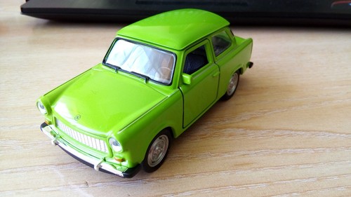 WELLY - TRABANT 601 VERDE 1/32 / 1.34 APROX *NUEVO* - Imagen 4 de 10