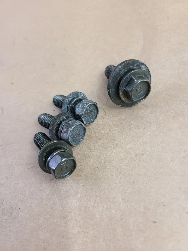 Pernos de montaje del asiento delantero Acura Integra 1994-2001 OEM Foto 4 de 4