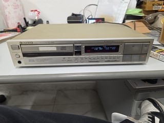 Vintage Pioneer PD 7010 Silver CD Player Turns On / To Test 80s
