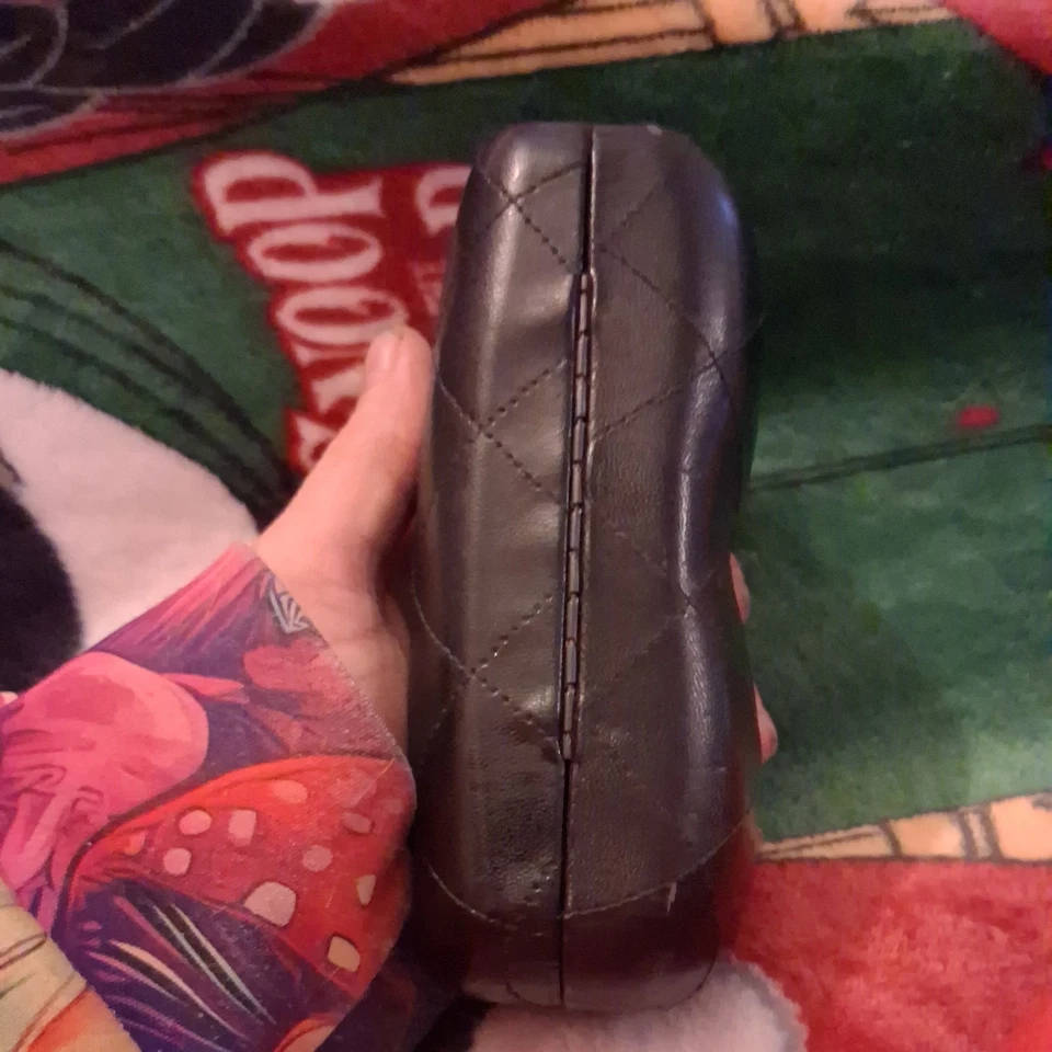 CHANEL Hard Eyeglasses Sunglasses Quilted Case Clamshell Vintage Leather - Image 3 of 4