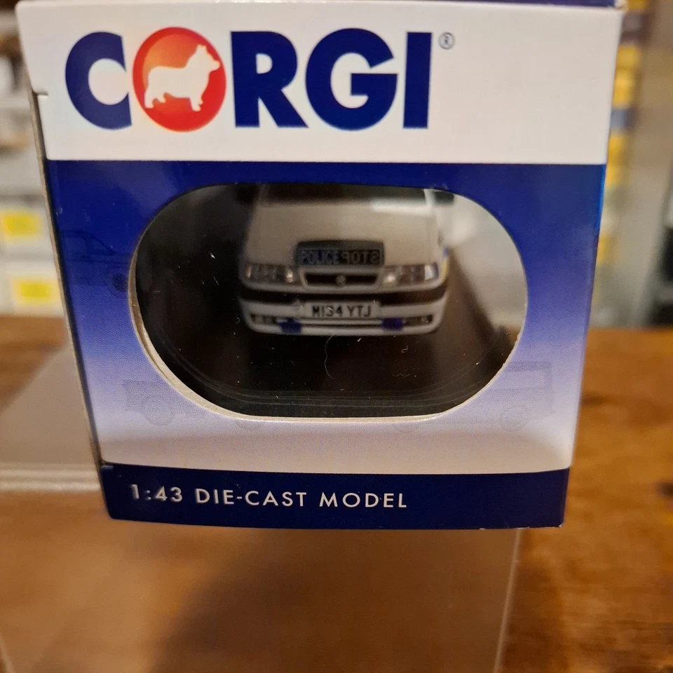CORGI VANGUARDS 1:43 VAUXHALL CAVALIER MK3 SRI, MERSEYSIDE POLICE VA13102 - Image 4 of 4