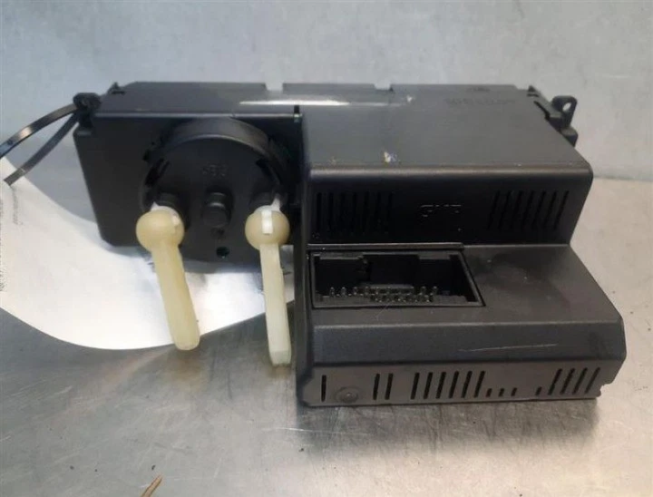 2004-2008 Chrysler Crossfire A/C Heater Temp Climate Control Dash Mounted OEM - Image 2 of 4