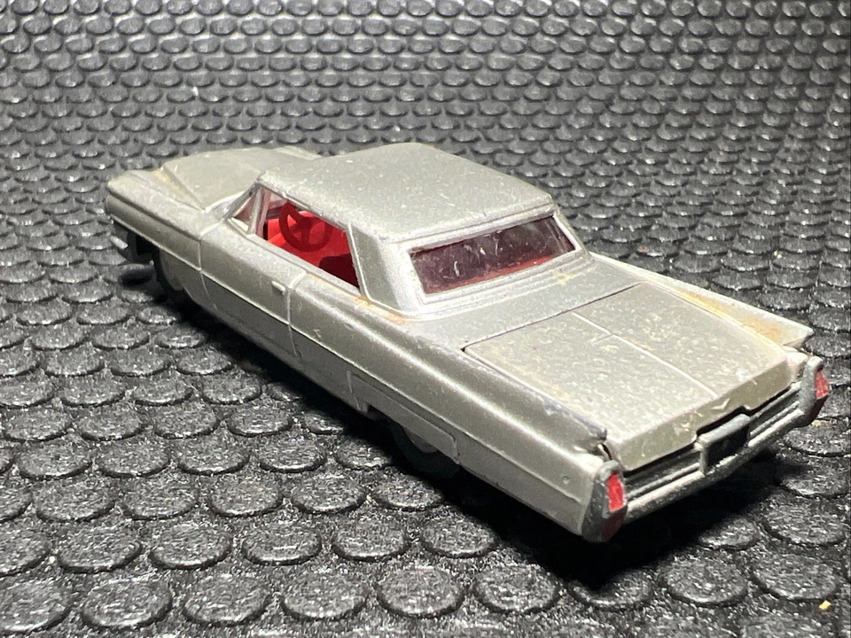 Mini Dinky #20 Cadillac Coupe De Ville hecho en Hong Kong artículo raro incompleto Foto 4 de 4