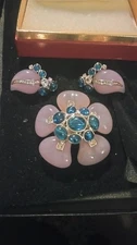 Rare  Kenneth Jay Lane Lavender Blue Rhinestone Broach Pendant Clip-on Earrings