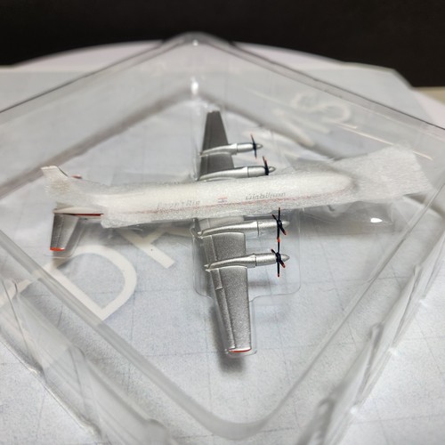 1/400 EGYPTAIR ILYUSHIN IL-18 / 18D 1970'S COLORS SU-AOY AEROCLASSICS - Picture 5 of 7