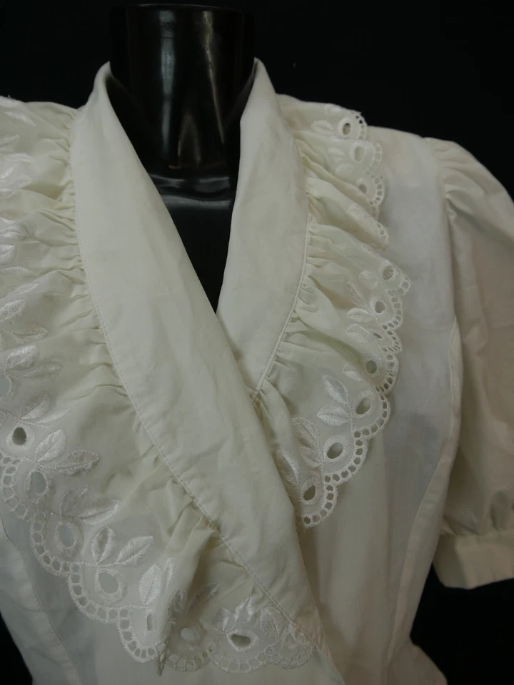 Gr.40 Trachtenbluse weiß Bluse C & A Baumwollmischung Spitze Stickerei TB8679 - Bild 2 von 4