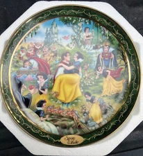 2 Bradford Exchange DISNEY Plates Snow White & Cinderella