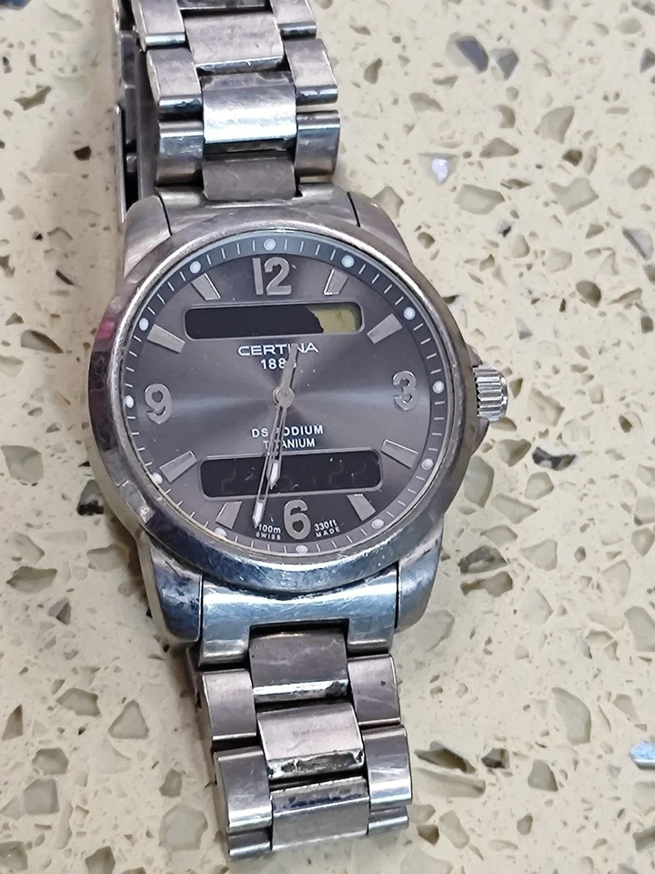 Reloj Certina DS Podium Titanio Dos Temporizadores 193.7129.12.66 Trabajo LCD Sangrado Foto 2 de 4