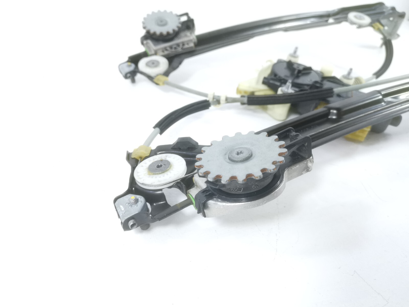 17-20 MASERATI Levante REAR RIGHT PASSENGER DOOR WINDOW REGULATOR 670104205