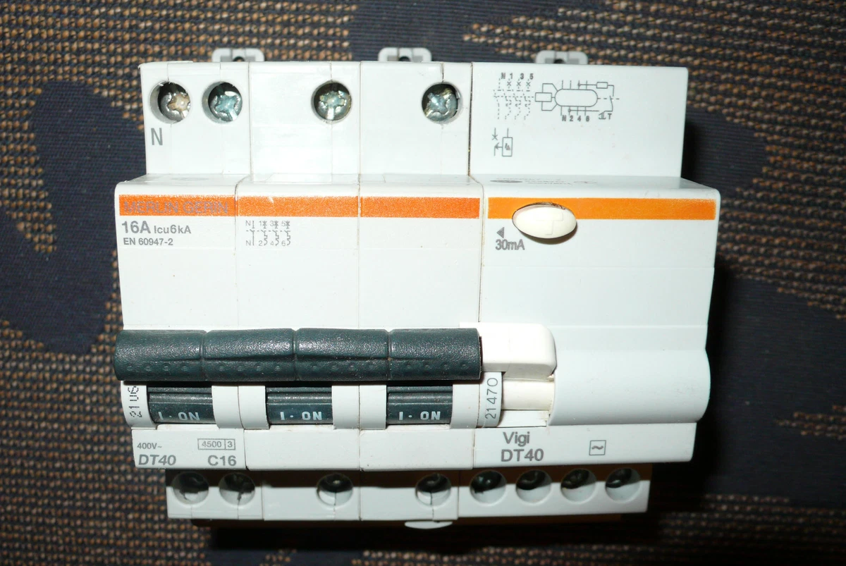 Disjoncteur Différentiel Merlin Gerin 16A 30mA Type AC - Occasion, Fonctionne Parfaitement, Référence 20902