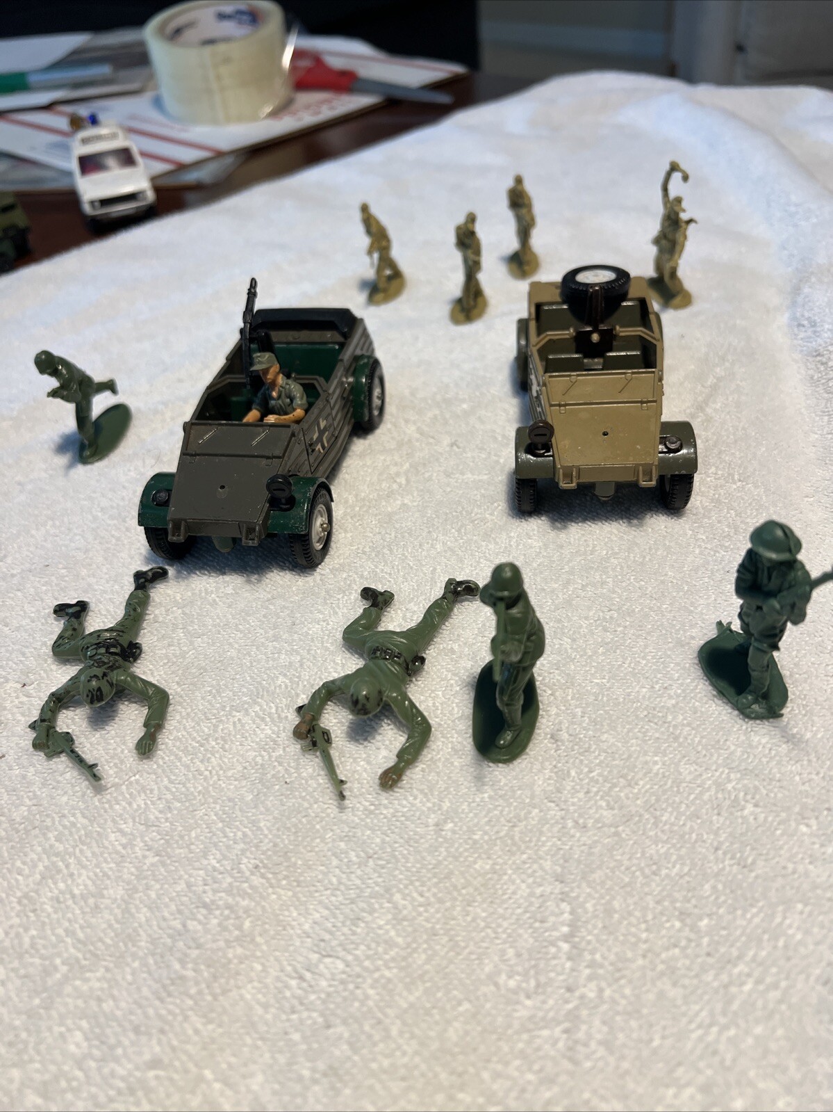 Vintage Britains Ltd German Scout Car Kubelwagen 9783 Painted Soldiers