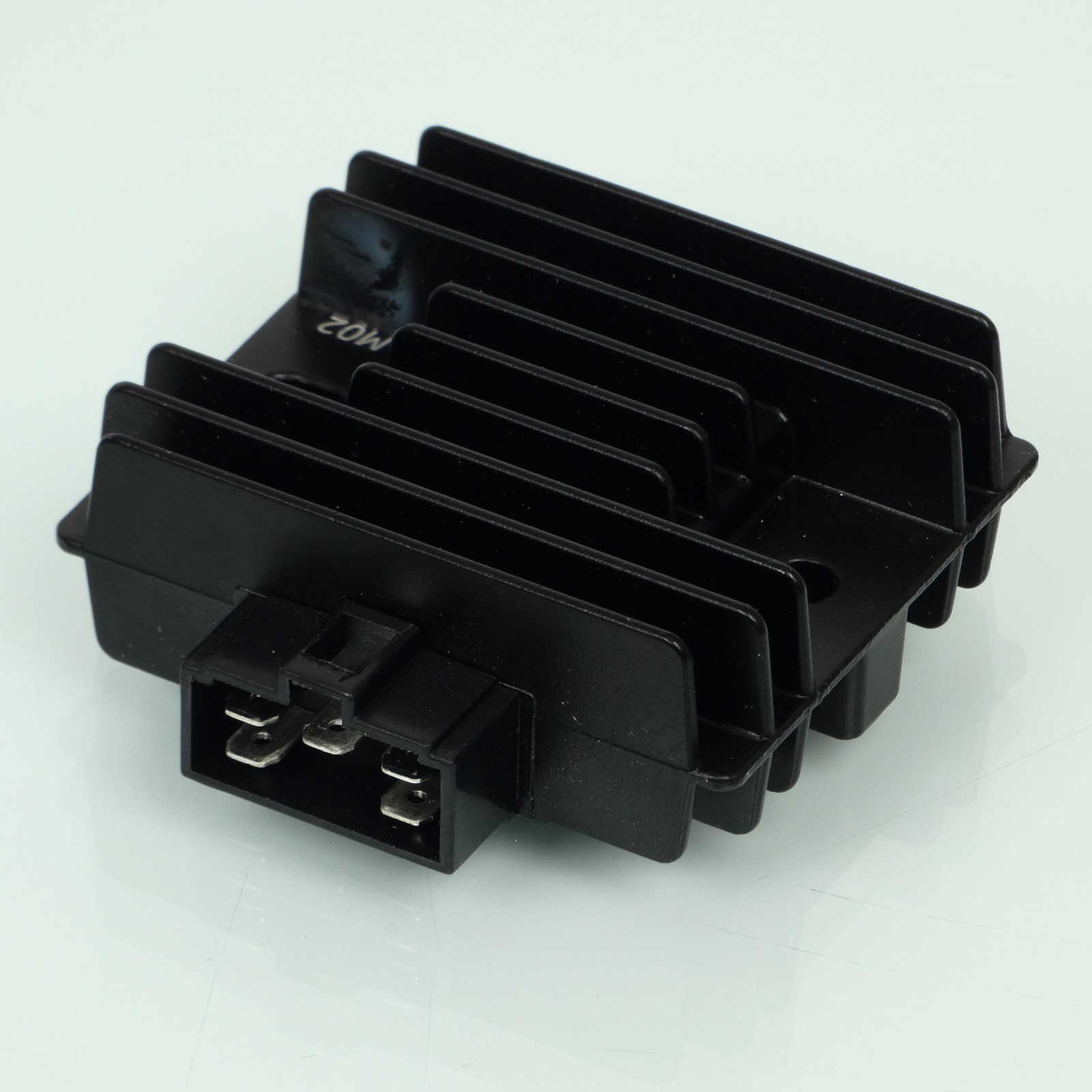 Régulateur de tension RMS contre les pannes de batterie sur Yamaha Tricity 150 2018