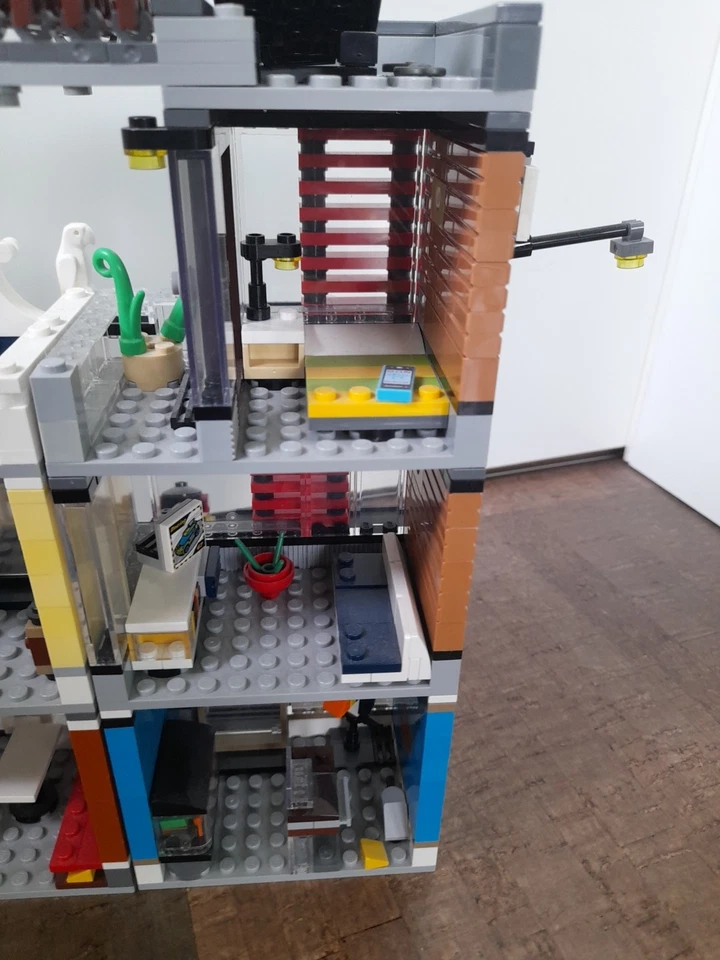 LEGO Creator 31097 Townhouse Pet Shop & Café, Foto 3 von 5