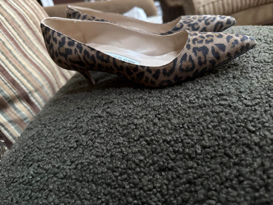 Zapatos de salón Manolo Blahnik de gamuza con estampado animal talla 36 ¡En muy buen estado! Foto 4 de 4