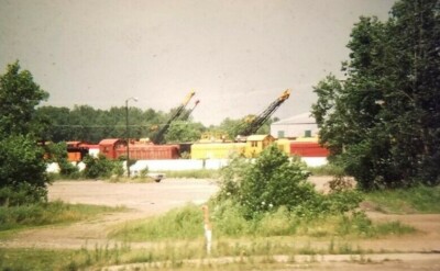 DF19 Train Slide CRANES AND SWITCHERS in the yard