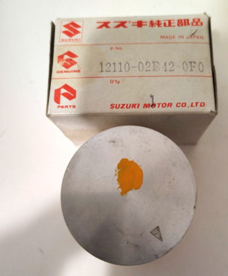 Suzuki 12110-02B42-0F0 Piston RM80G RM80J RM80K RM80M RM80N RM80R NOS Vintage