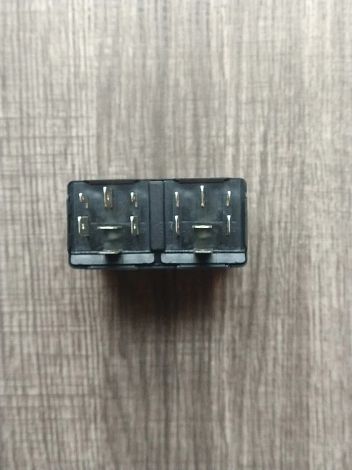 #56049114AC, 2003 Dodge Dakota, Durango, Mopar Hazard Flasher Relay, Fits 01-03 Foto 2 de 4