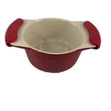 Round baking dish 1.5 quart red ceramic lining red rubber grip guards