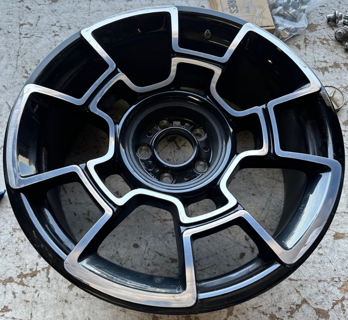 10-20 ROLLS ROYCE GHOST WRAITH DAWN 21X8.5 OEM WHEEL RIM 6872881 CARBON FRONT