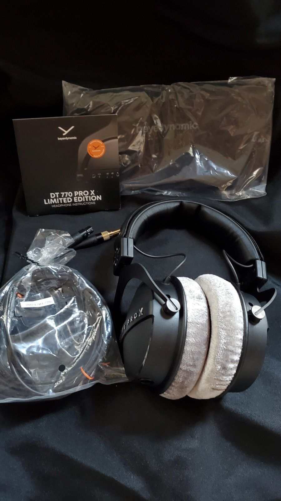 Beyerdynamic DT 770 Pro X Limited Edition 48 ohm Closed-back Studio Headphones