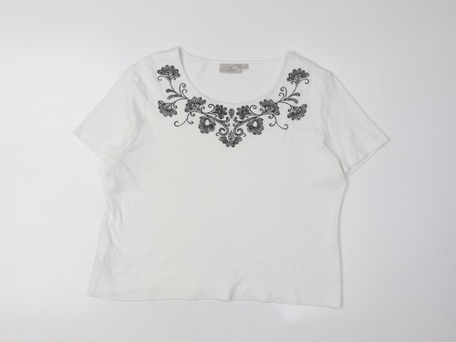 CC Women's White Embroidered Round Neck Petite T-Shirt L