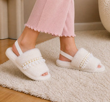 Girls Fuzzy Slippers White Pearl Trim House Shoes Soft Plush S/M 3-5 New