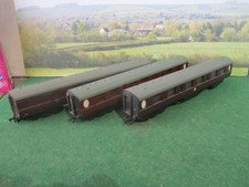 BACHMANN 3 x THOMPSON COACHES BR MAROON. - UNBOXED