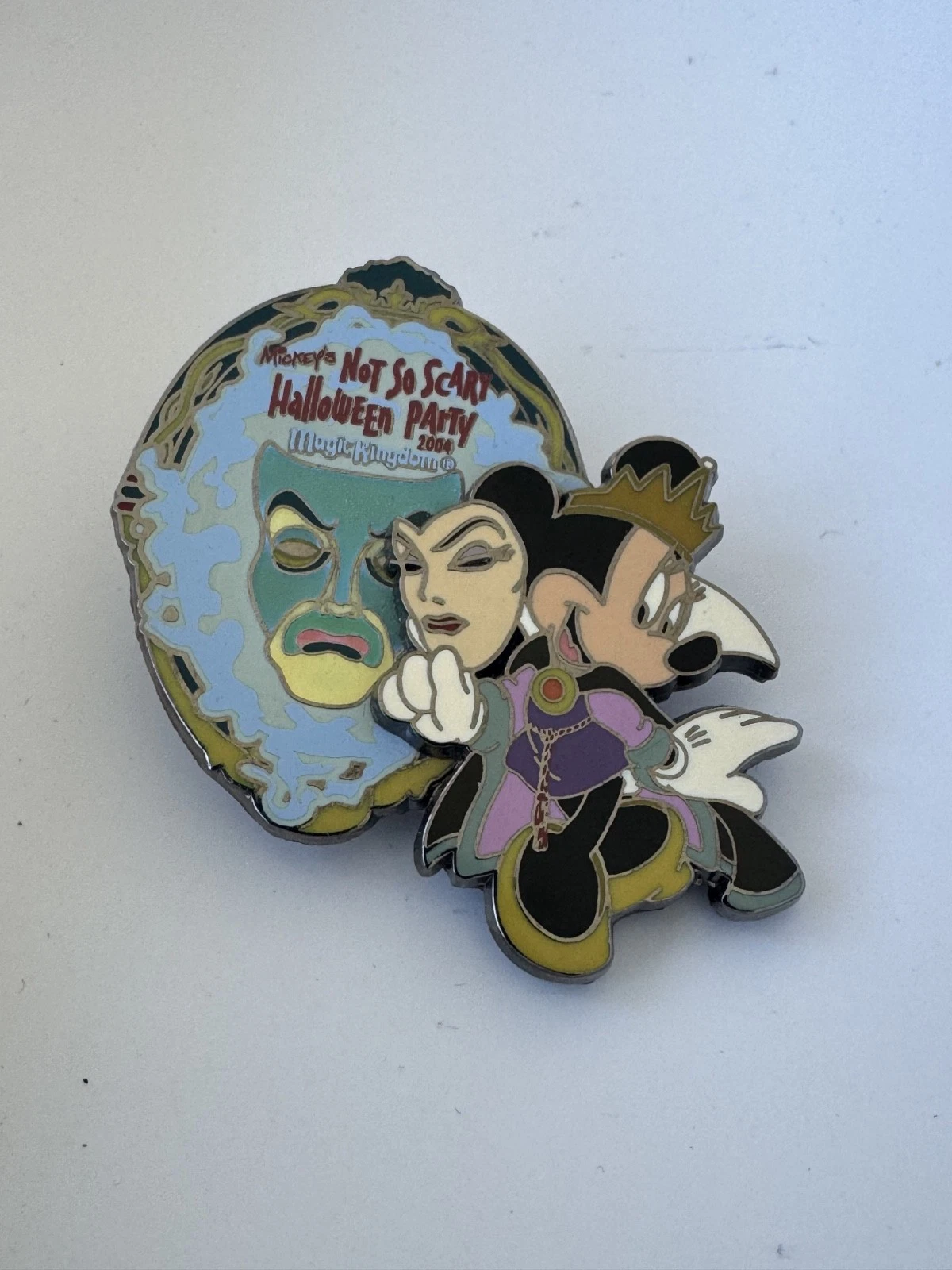 2004 Walt Disney World Not So Scary Halloween Pin Minnie Evil Queen Mirror =