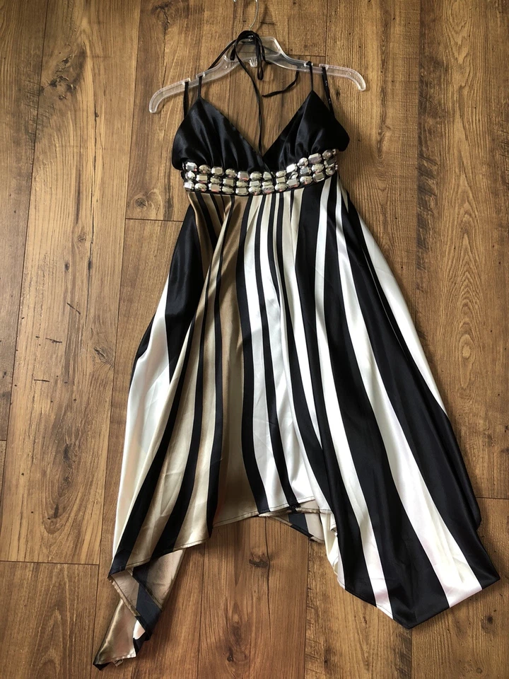 Vestido de Cóctel Camille La Vie Talla Mediana ¡Nuevo! Foto 2 de 4