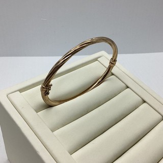 9ct UNOAERRE 6 7cm Twist Detail Hollow Hinged Bangle 4.91g (F6) W#610