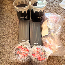 2 Wakse Wax Melting Pots w/ 2 Face Body Applicators and 5 sets of beads NEW