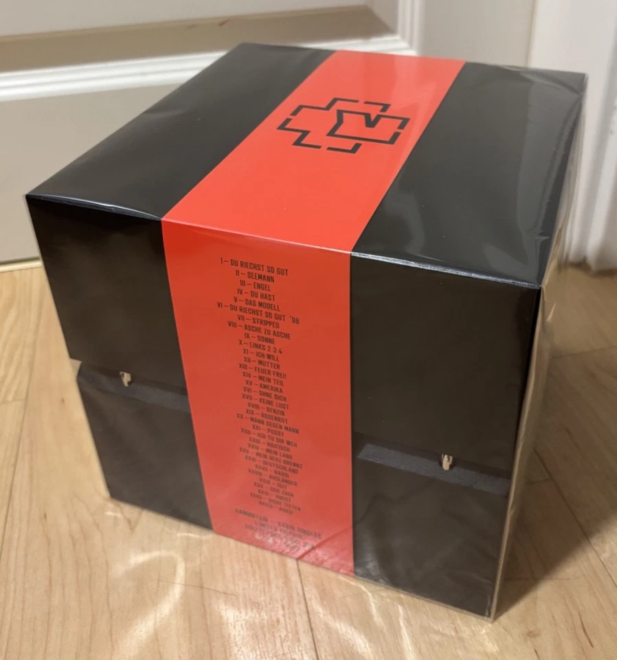 RAMMSTEIN – XXXIII Vinyl Box 33 Singles 7" EP Ltd 2118 / 6000 NEU & OVP Folie LP - Bild 4 von 4