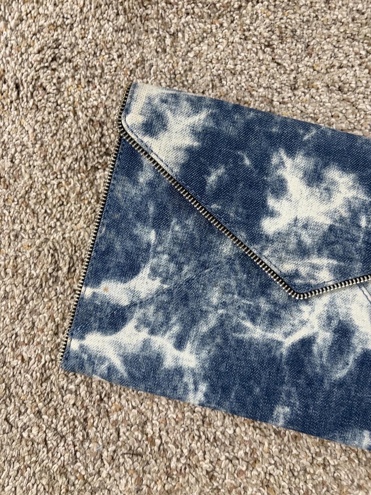 Rebecca Minkoff Leo denim Tie-Dye clutch - Gem