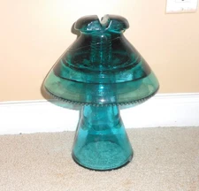 GREAT AQUA CD 304/310 HEMINGRAY COOLIE HAT STYLE GLASS INSULATOR