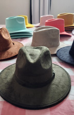 Made-in-Mexico suede fedora, size M, green. Brim width 3", crown height 4".