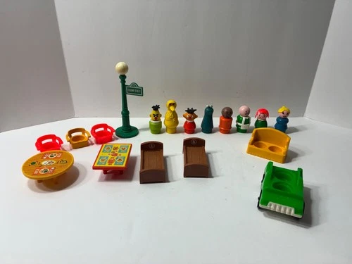 Vintage Fisher Price Sesame Street Little People figures plus extras