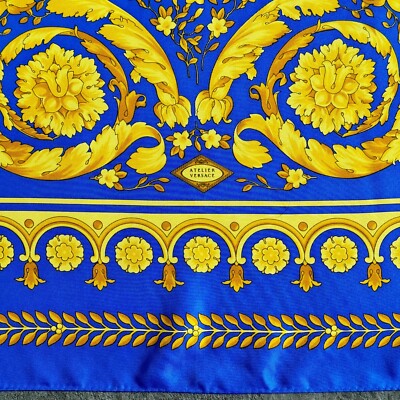 Gianni Versace ヴェルサーチ青と金の花柄　ビキニ　美品　XS/S Gianni Versace ヴェルサーチ青と金の花柄ビキニ美品XS/S