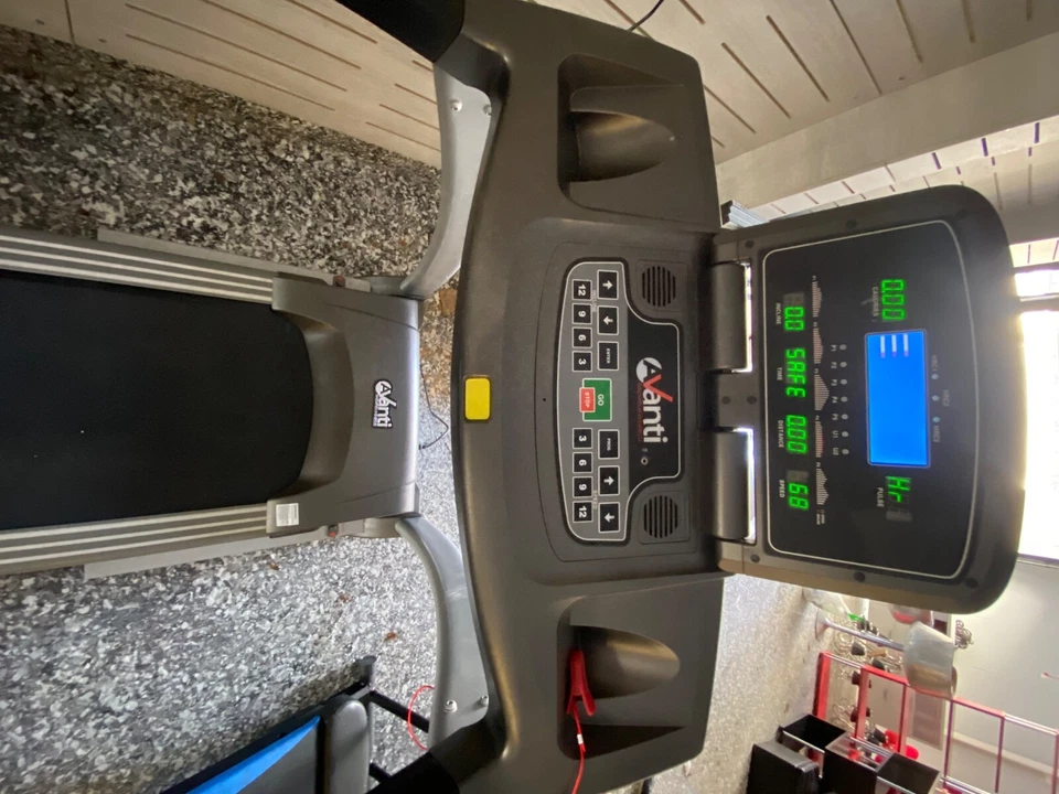 Avanti AT585°02 Treadmill with manuals. - image 2 of 4