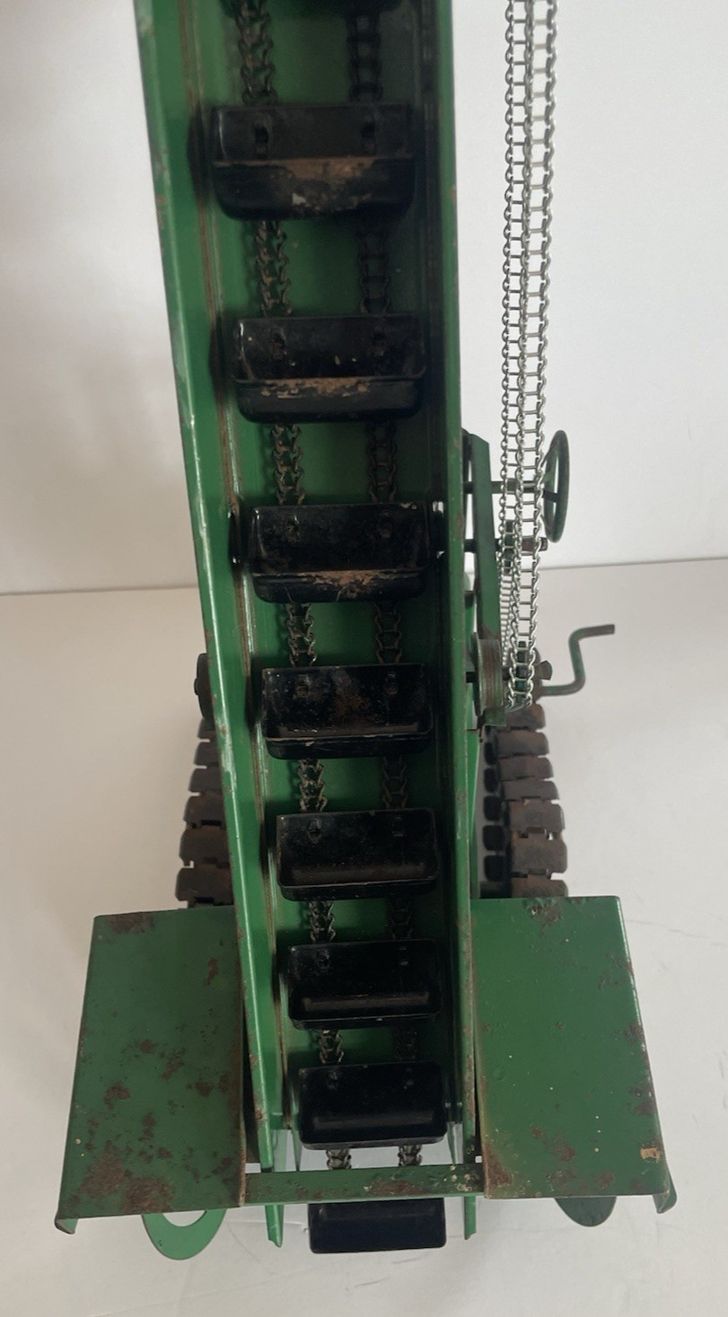 VINTAGE DOEPKE MODEL TOYS BARBER GREEN BUCKET LOADER