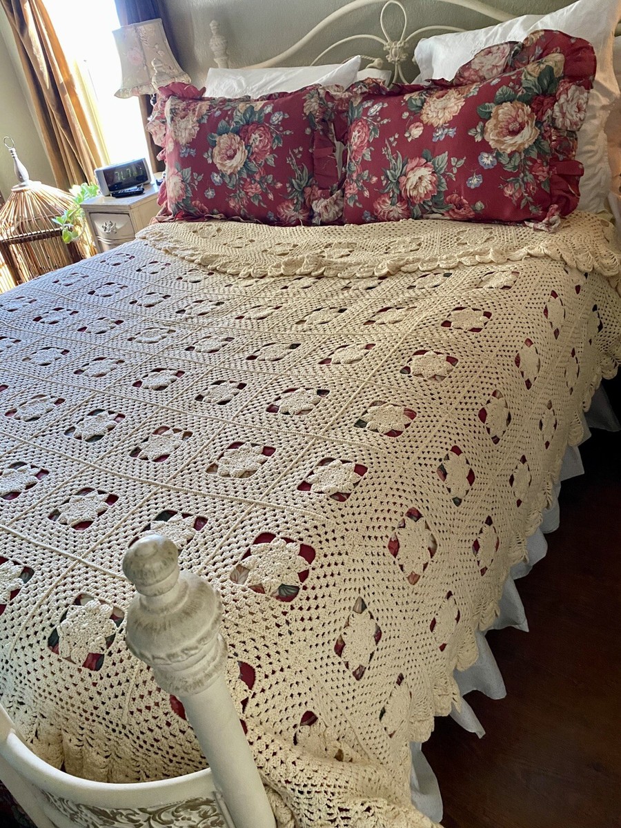 Antique Victorian Early 1900s XL Hand Crocheted Cream Bedspread