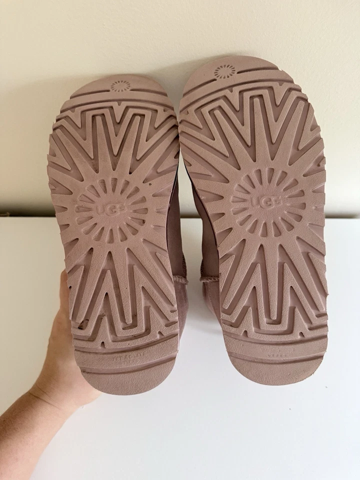 UGG Pink Rose Lined Women’s  Classic Mini shoes Rubber Logo UK 7, photo 3 of 5