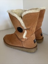 UGG Women's Bailey Button II Boot Size 7 Classic Tall Warm Cozy Wool Lining