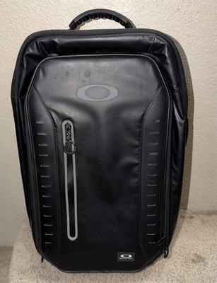 Oakley Black Weekend Carry On Roller Suitcase Factory Pilot 45L Luggage Bag 22 