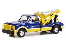 6 PACK 1967 Chevrolet C-30 Dually Wrecker Michelin Service Center 1:64 Models