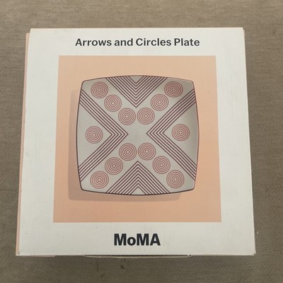 New In Box MOMA Marguerita Mergentime Arrows And Circles Square Plate 6 3/4 