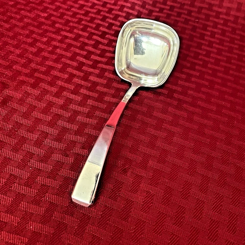 VINTAGE TOWLE "CRAFTSMAN" PATTERN SOLID STERLING GRAVY LADLE 6 1/2"